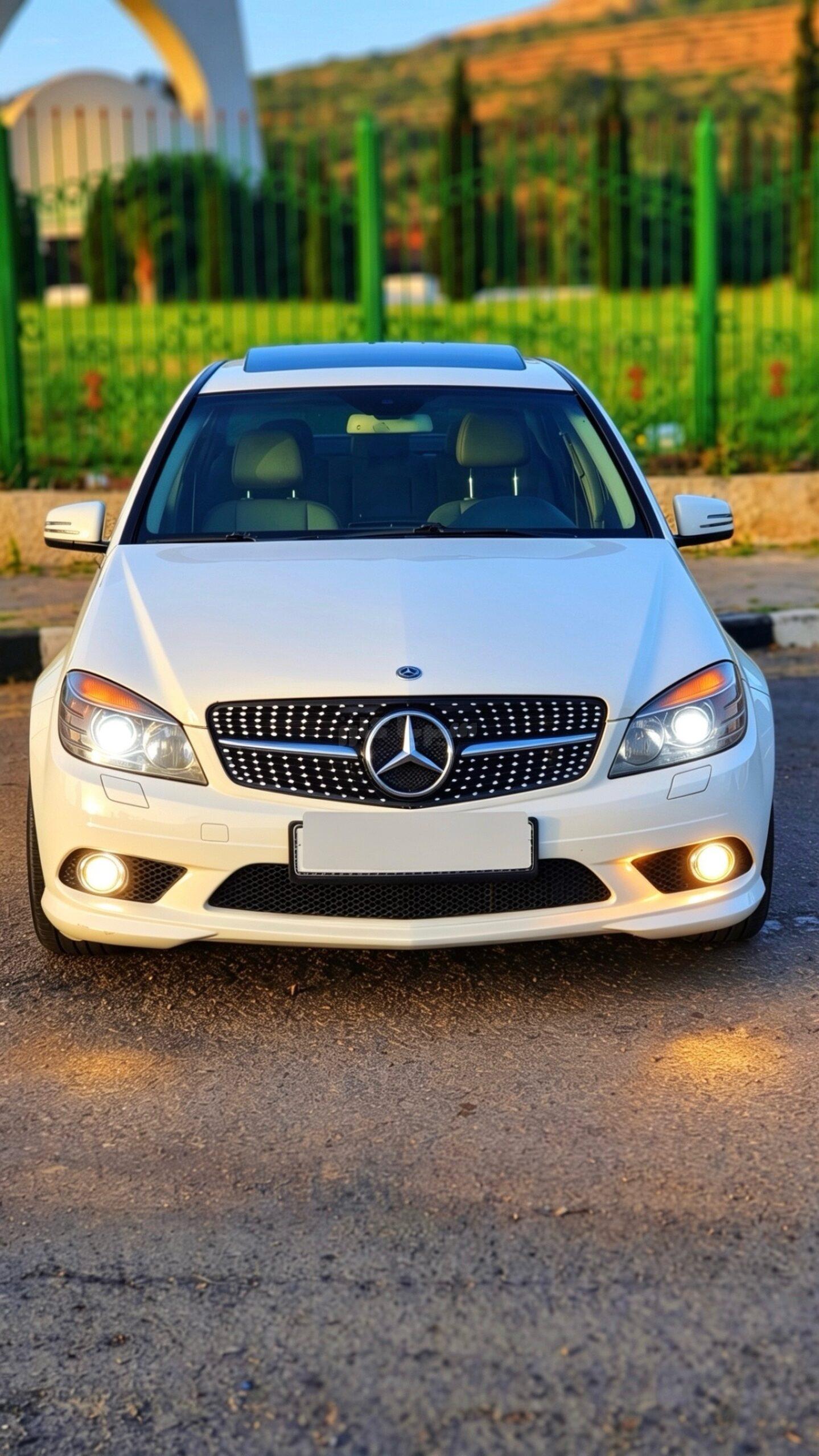 مرسيدس بينز C 300 2011