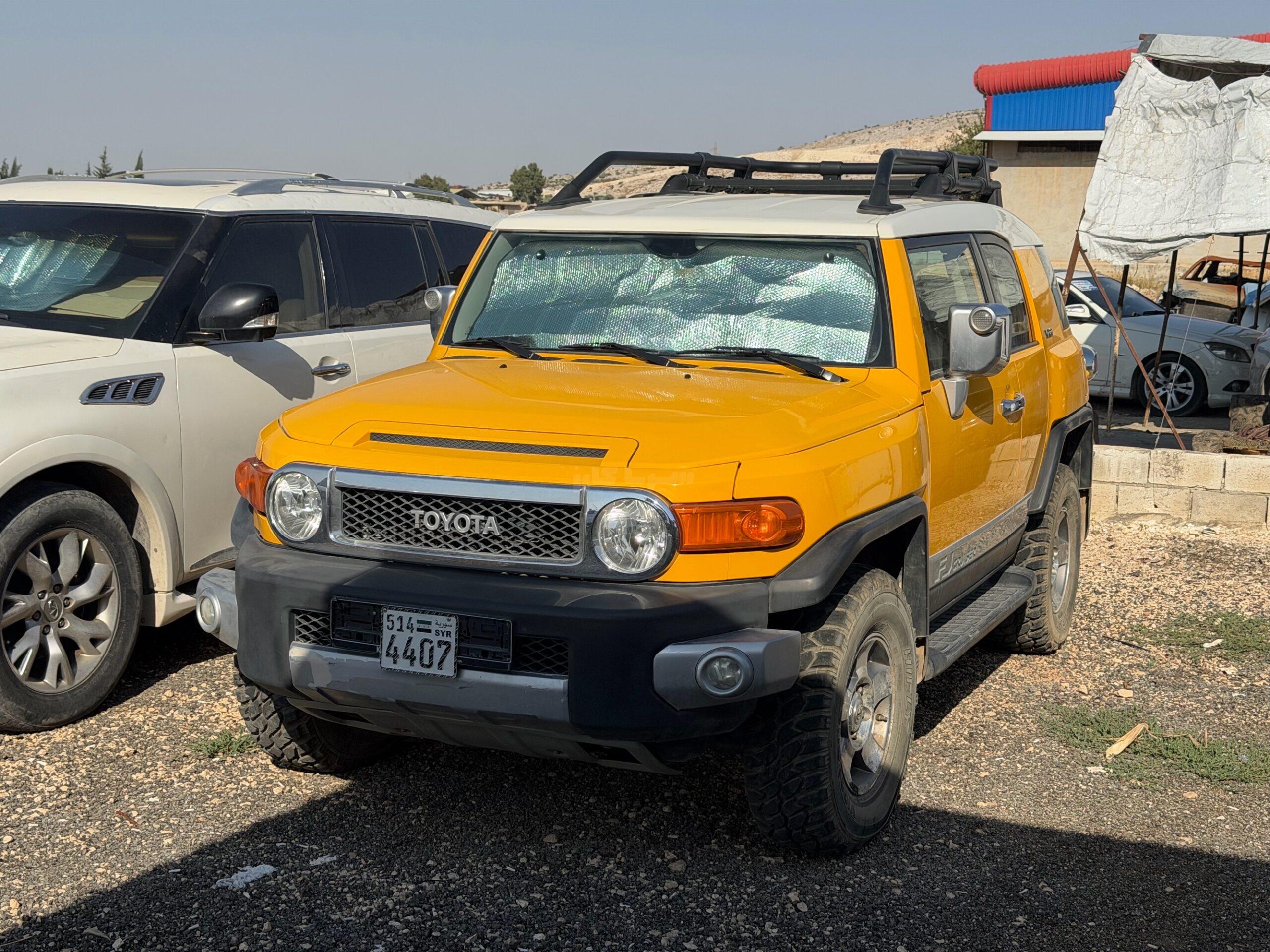 تويوتا FJ 2015