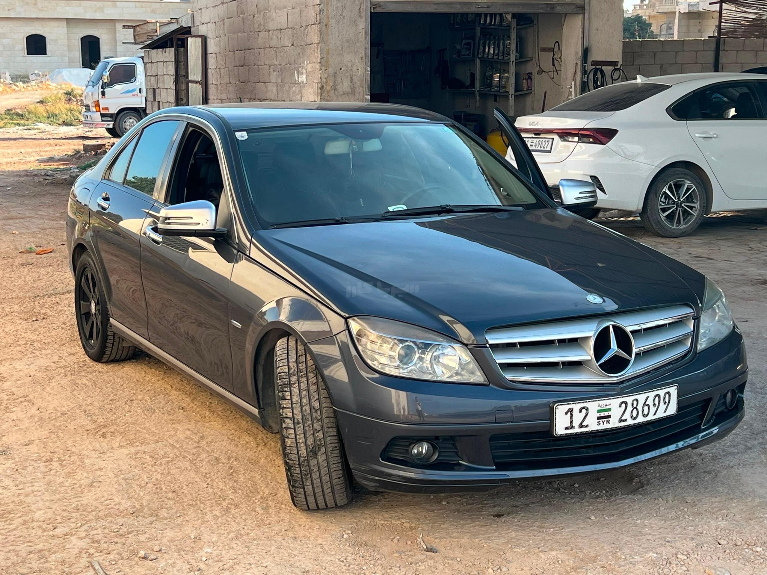 مرسيدس بينز C 200 2010