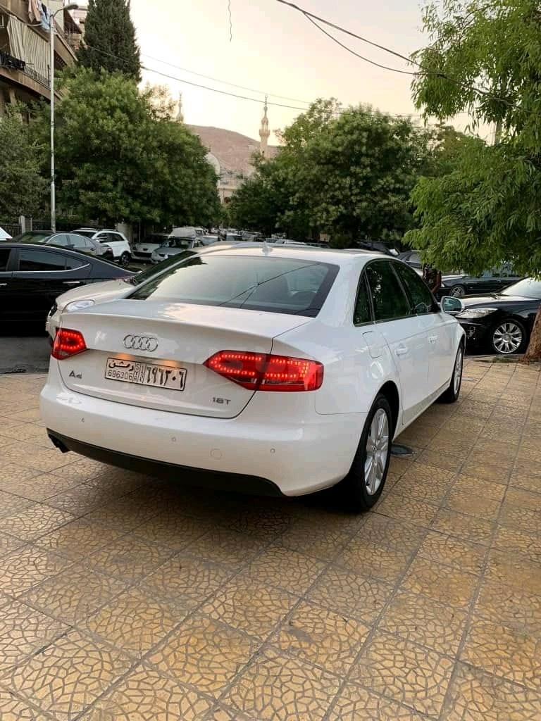 اودي A4 2011