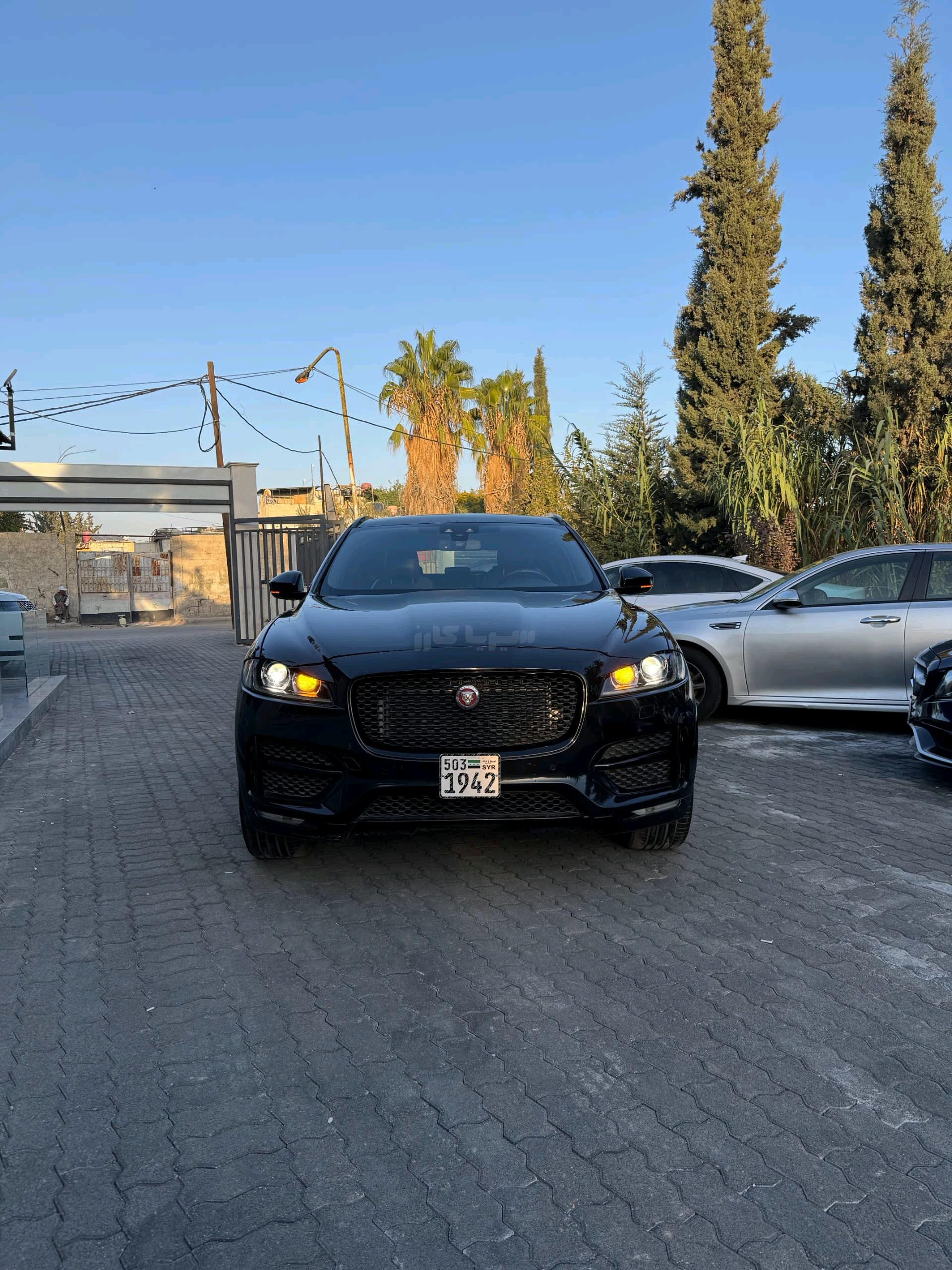 جاغوار F-Pace 2017