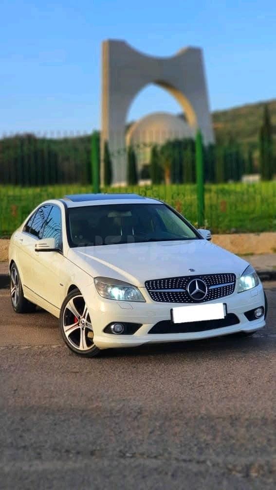مرسيدس بينز C 300 2011